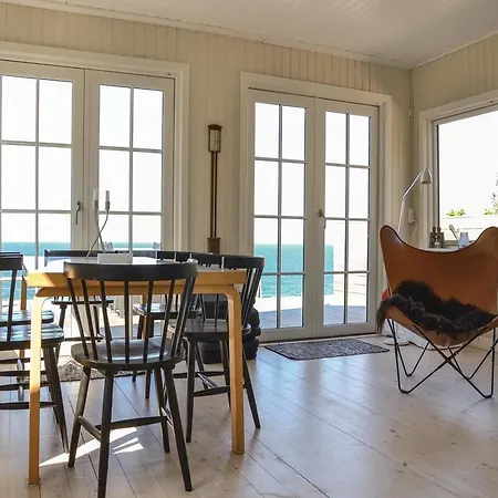 Three-bedroom Holiday In بيت للعطل *